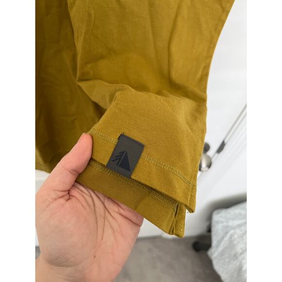 L.L.Bean Regular Fit Short Sleeve Collared 1/4 Zip Polo Shirt Mustard Mens Large - Picture 4 of 5